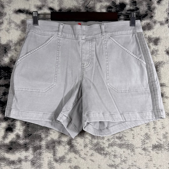 SPANX Stretch Twill Shorts Womens Size Medium Gray Silver Pull On Comfort - Picture 1 of 13